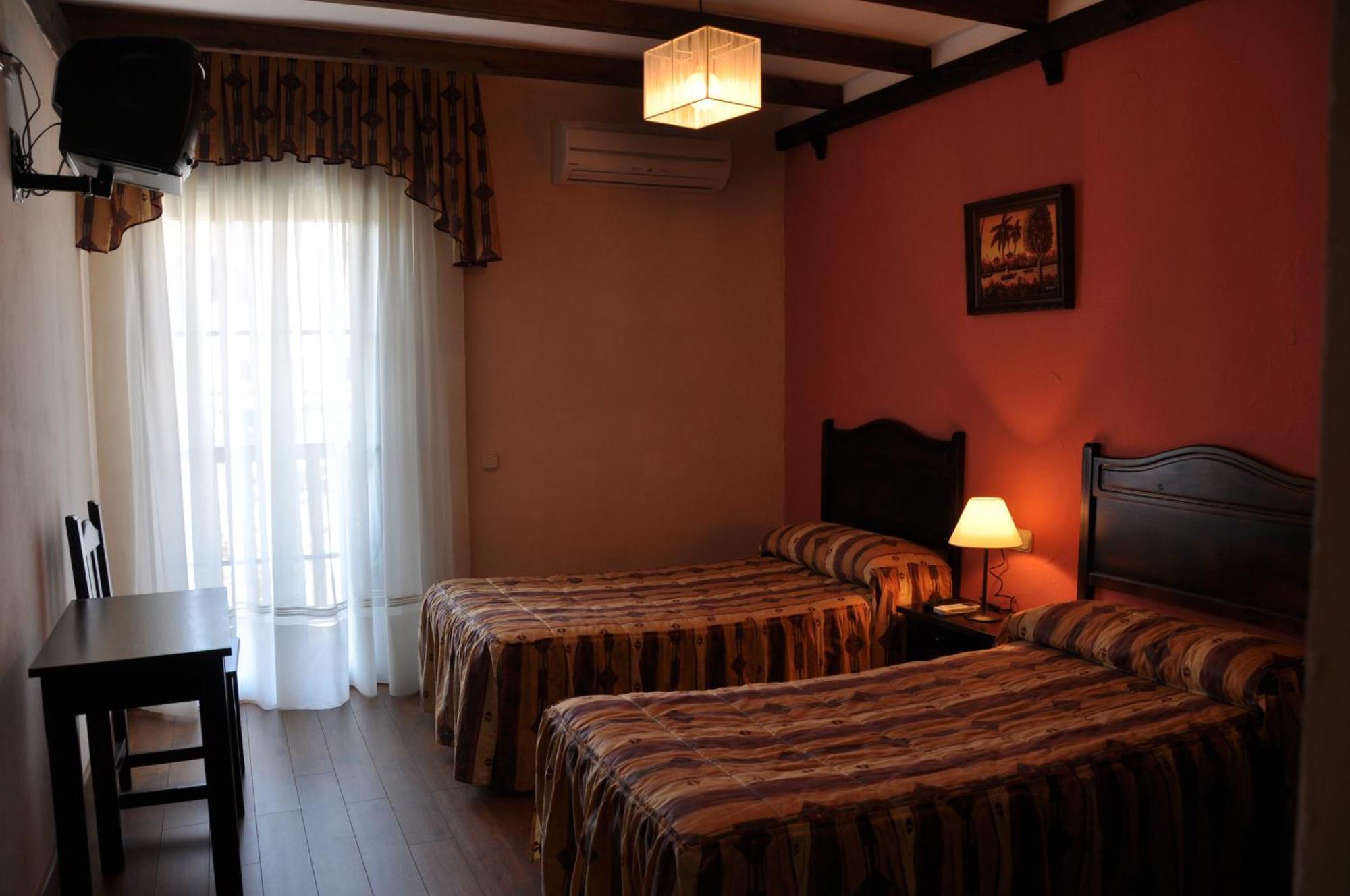 Apartamentos El Mirador Del Soto Sotoserrano Rom bilde